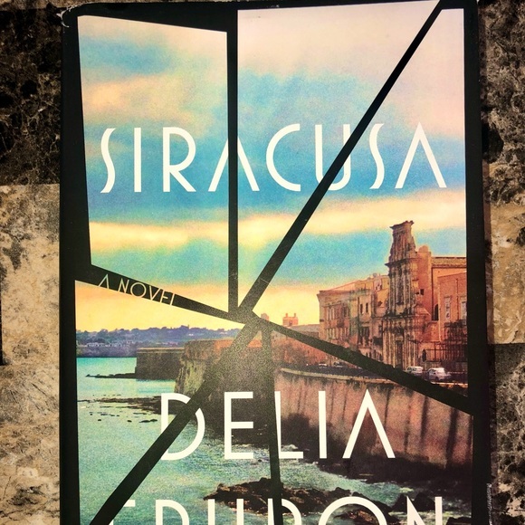 “Siracusa” hardback novel - Picture 2 of 9
